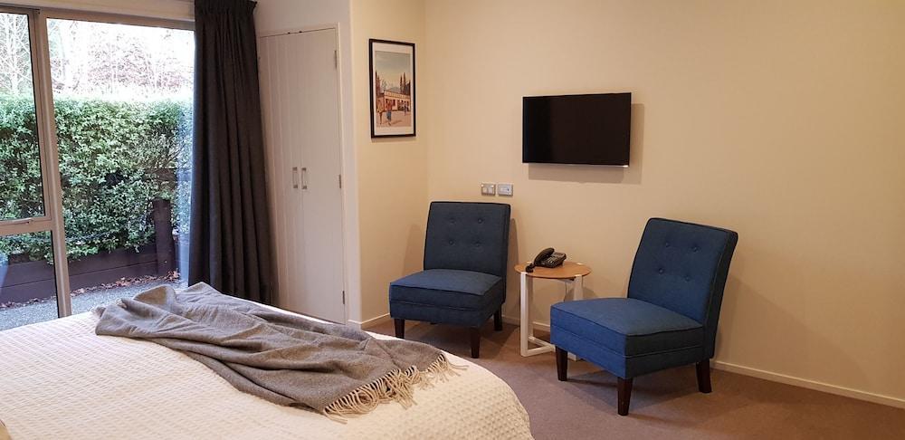 Maple Lodge Luxury Bed & Breakfast Albert Town Экстерьер фото