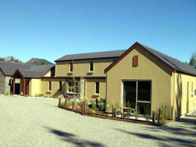 Maple Lodge Luxury Bed & Breakfast Albert Town Экстерьер фото