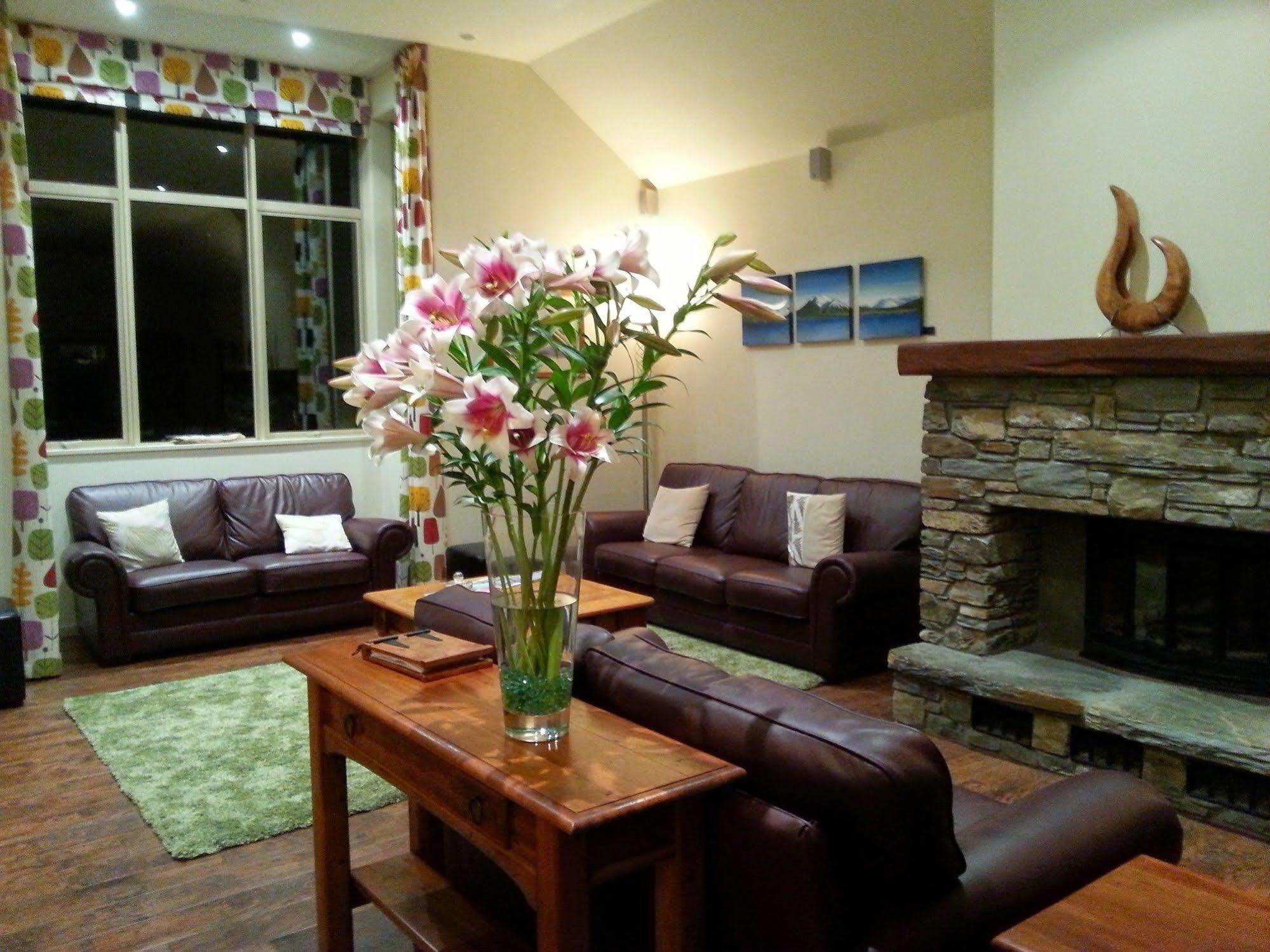 Maple Lodge Luxury Bed & Breakfast Albert Town Экстерьер фото